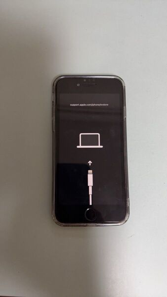 iPhoneSE第3世代ミッドナイトジャンク