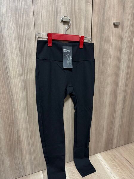 新品未使用 CALZEDONIA レギンス M ブラック