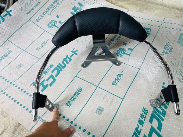 SG03J マジェスティC 純正バックレスト