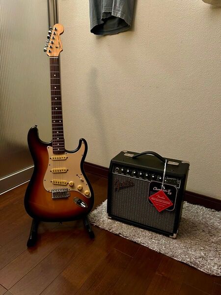 ストラトキャスター フェンダー アンプFender