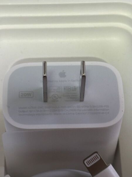 Apple純正 20W USB-C電源アダプタ A2305