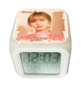 TWICE トゥワイス ツウィ 光デジタル置き時計　時計 定形外可 002