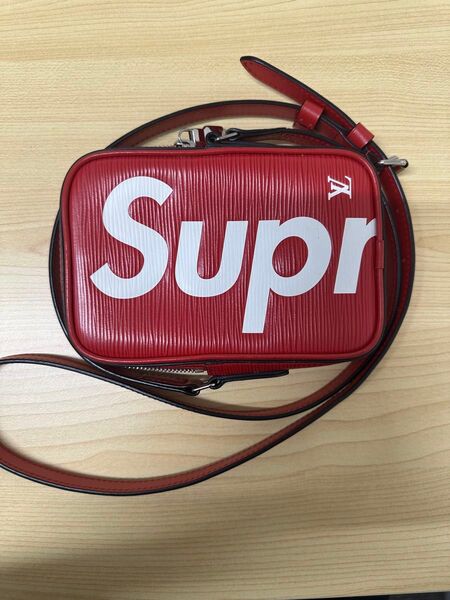 ルイヴィトン エピ Supreme シュプリーム ショルダーバッグ