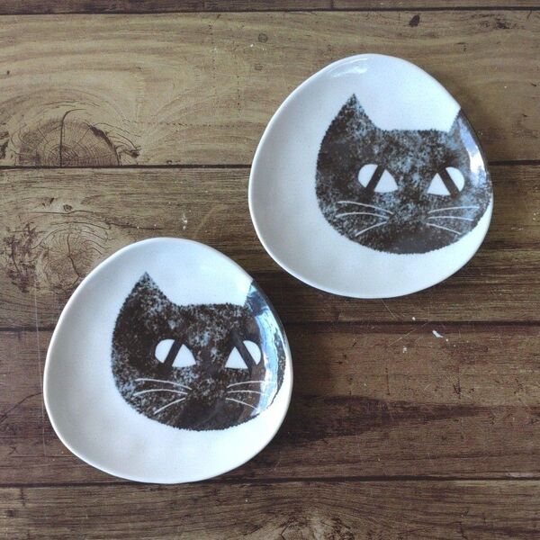 【2枚】新品 日本製 美濃焼 ねこまるけ 三角 小皿 取り皿 ねこ クロネコ 猫