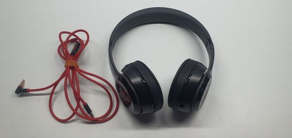 Beats solo2 有線 wired バッテリー不要 イヤーパッド交換済 黒x赤