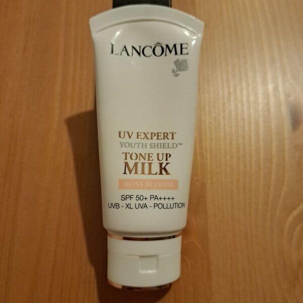 《LANCOME》UVエクスペールトーンアップローズ 日焼け止め用乳液・化粧下地30ml ランコム
