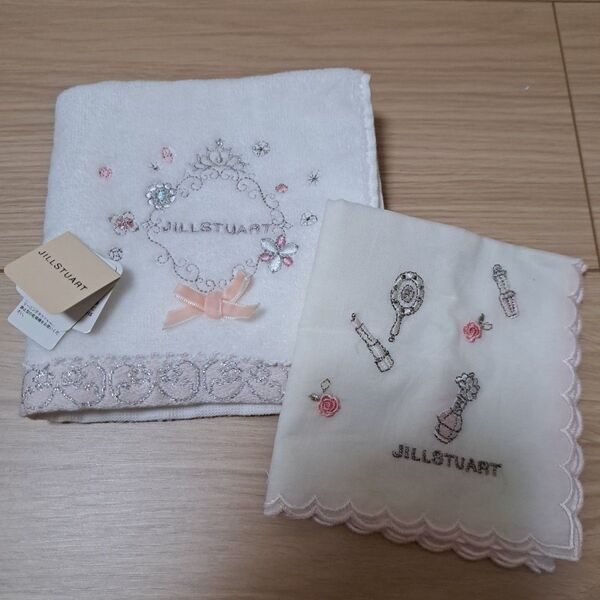 《JILL STUART》新品未使用!タオルハンカチ ホワイト ジルスチュアート レース コスメ柄 プレゼント ギフト 非売品