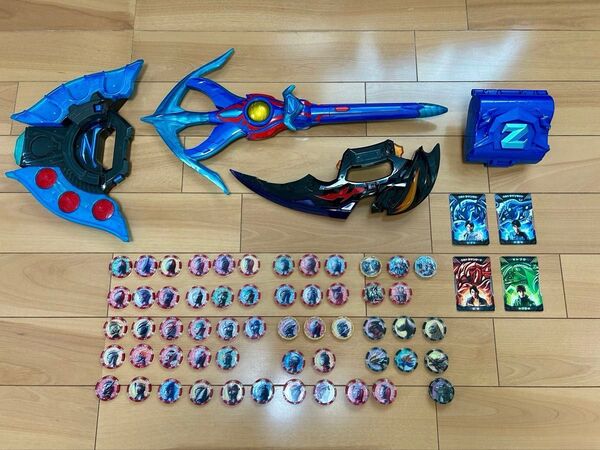 ウルトラマンZ DX ライザー ホルダー メダル57枚 アクセスカード4枚 ウルトラマンゼット最強なりきりセット他