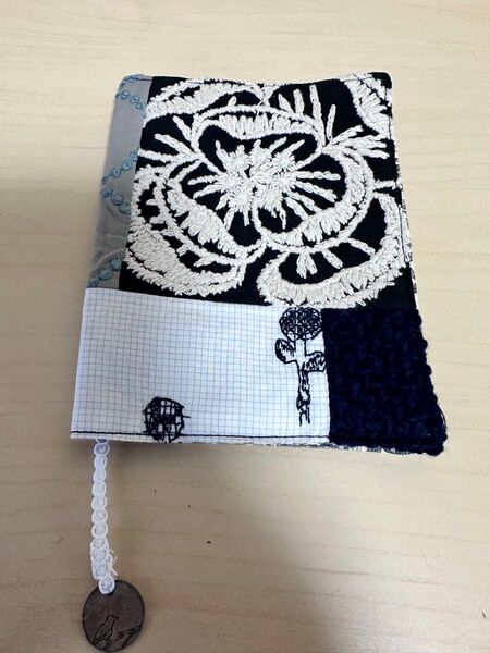 ⑳ハンドメイド ミナペルホネン ブックカバー