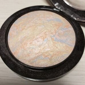 MAC スキンフィニッシュ ライトスカペード フェイスパウダー