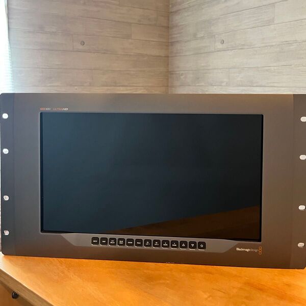 BlackmagicDesign Smart View4K G2 エルゴトロン Neo-Flex ワイドスクリーンスタンド 付き