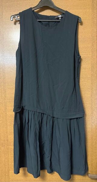 UNIQLO ユニクロ ノースリーブワンピース M ブラック
