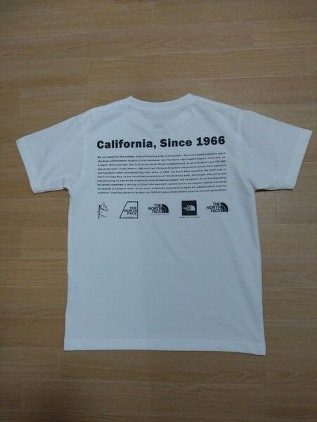 ノースフェイスTシャツ、背面ヒストリカル柄半袖Tシャツ【メンズSサイズ】