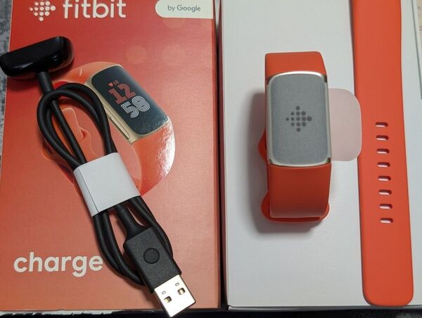 美品 Google Fitbit Charge6 Coral Suica対応フィットネス スマートウォッチ