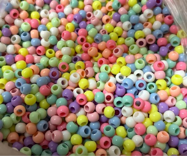 カラービーズ 6mm(穴は約3mm)500g 約6000粒 ハンドメイドパーツ プラスティックビーズ