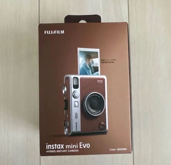 【新品未開封】富士フイルム ハイブリッドインスタントカメラ “チェキ” instax mini Evo brown ブラウン