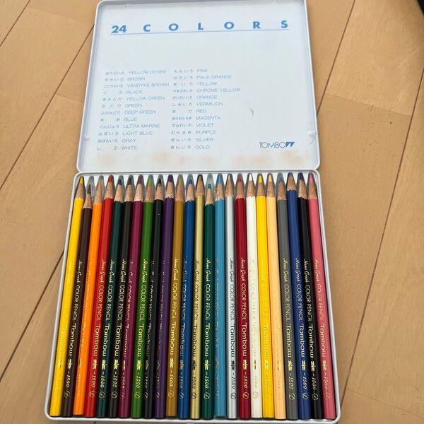 トンボ 色鉛筆 24色セット