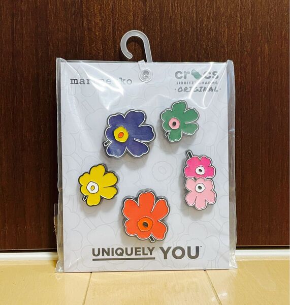 【在庫わずか】marimekko × crocs ジビッツ 5個セット マリメッコ クロックス