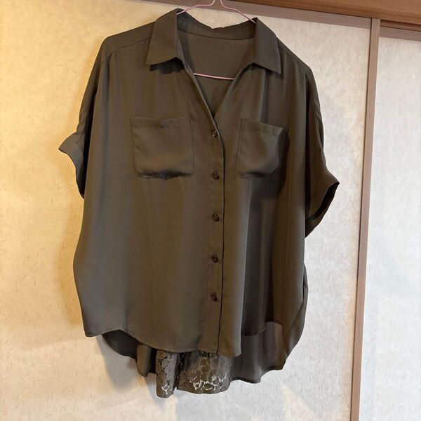 半袖ブラウス
