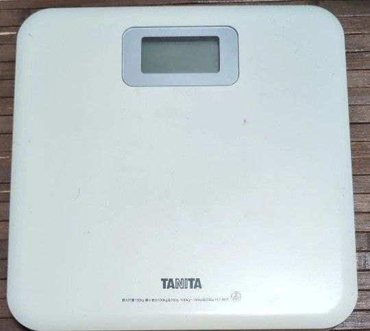 タニタ 体重計 HD-661