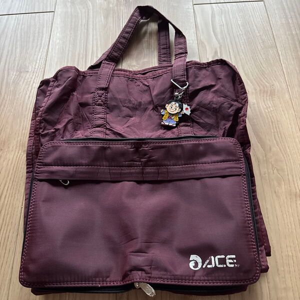 ACE ボストンバッグ 軽くて 折りたたみ コンパクト レッド系 広げて荷物を詰めると2、3日分の旅行は大丈夫。