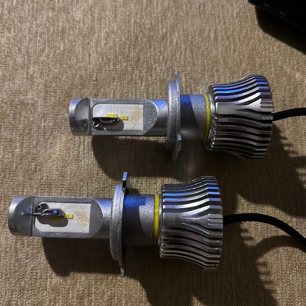 LEDヘッドライト H4