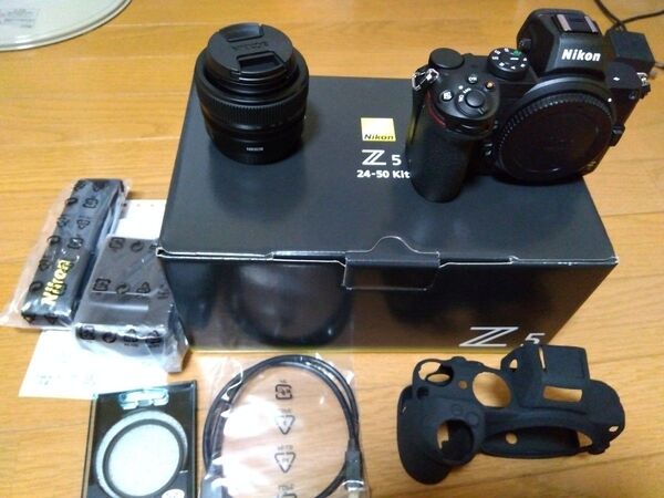 新同品 Nikon Z5 24-50mmレンズキット