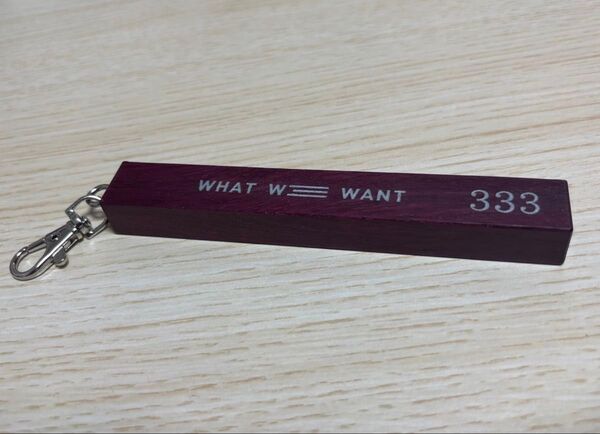 希少品 what we want ウッドキーホルダー ヴァイオレット ホテルキー型