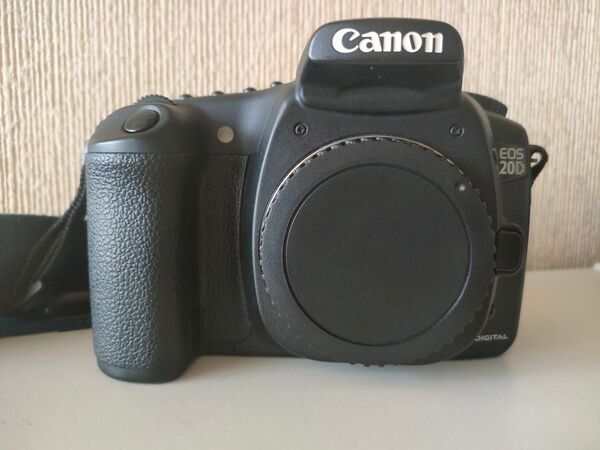 デジタル一眼レフカメラ Canon EOS20Dズームレンズ3本セットです