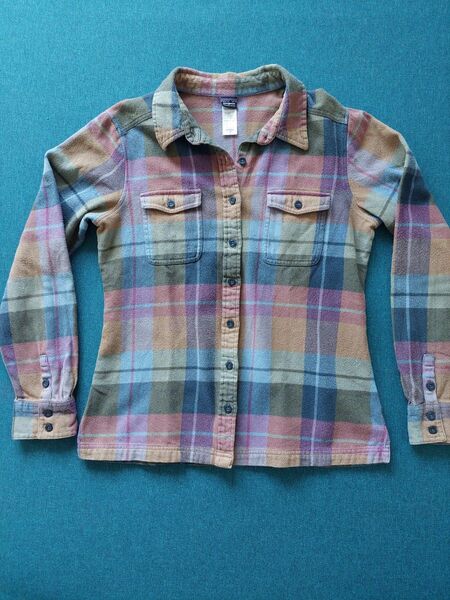patagonia 長袖シャツ ネルシャツ オーガニックコットン チェック柄 登山 アウトドア レディース