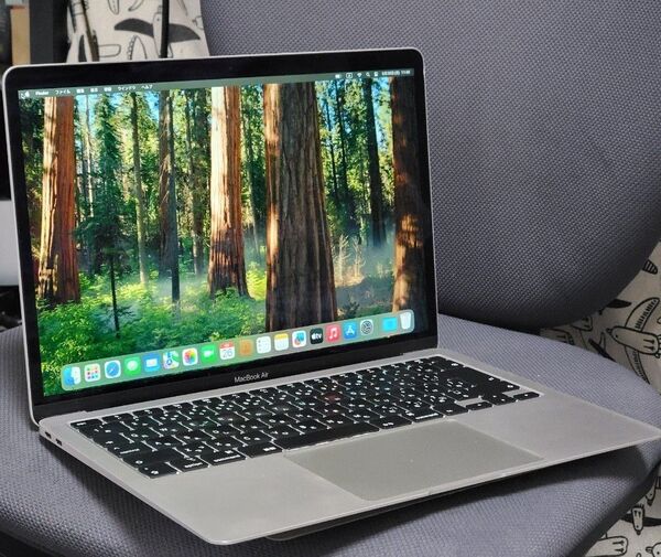 MacBook Air 2020(Intel Core i3 / 8GB / 256GB)Retinaディスプレイ キックスタンド