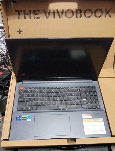 【箱つき】Core i9-11900H / 16GBメモリ / SSD 512GB / RTX 3050 搭載ゲーミングノート