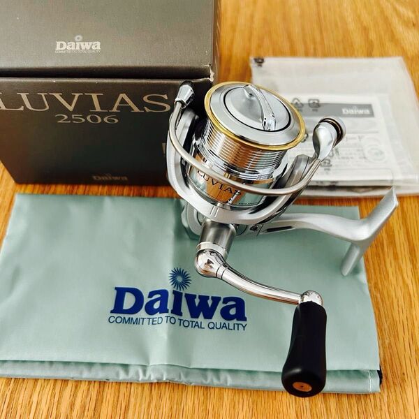 DAIWA LUVIAS 07 ダイワ ルビアス 2506 スピニング リール 完動品 付属品完備 清掃済 廃盤 希少 レア 美品