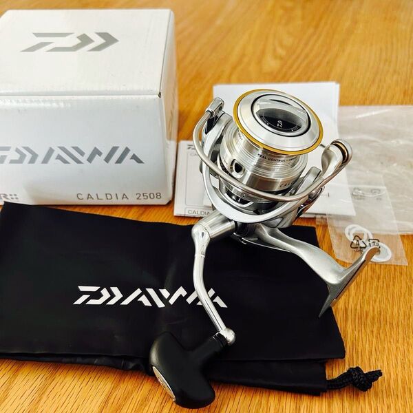 DAIWA CALDIA 11 ダイワ カルディア 2508 スピニング リール 完動品 付属品完備 清掃済 廃盤 希少 レア