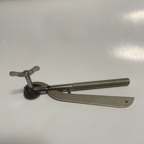 リングカッター 指から外れない指輪を切断します。 紙外箱はなし
