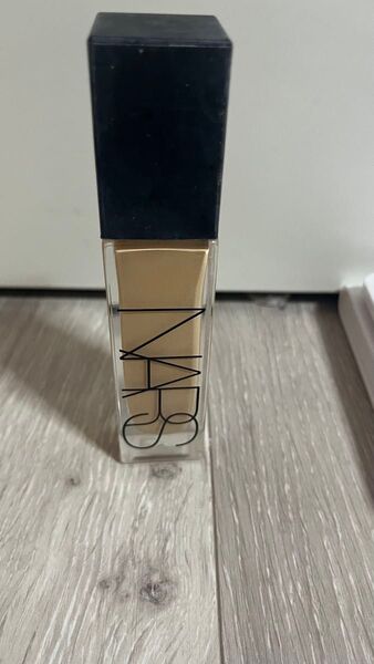 NARS ナチュラルラディアントロングウェアファンデーション 6605