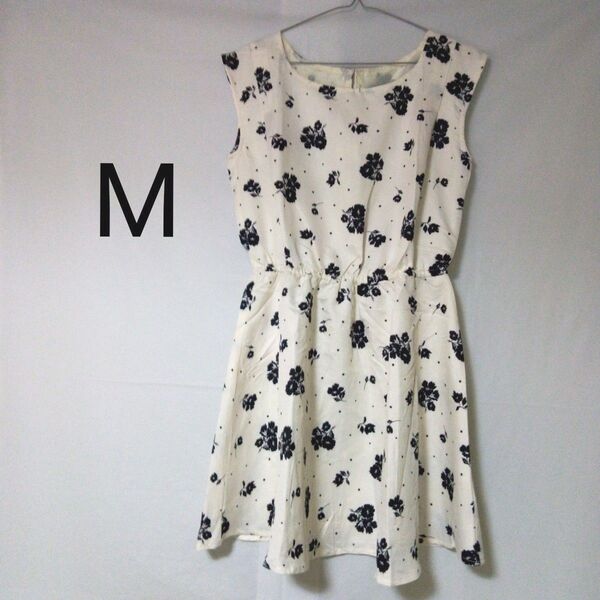 新品 花柄 ワンピース ノースリーブ ミニワンピース M 花柄 ドット アイボリー 夏ワンピース