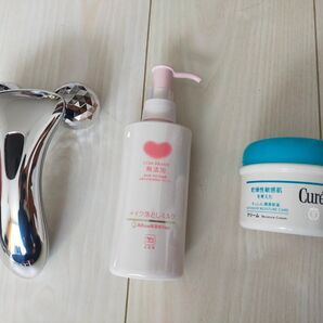 お買い得!!【1600→1400】ufurl 美顔ローラー カウブランドメイク落としミルク Curel クリーム