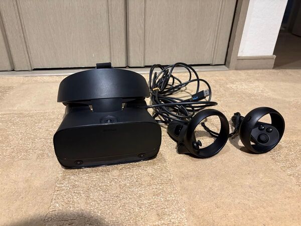 Oculus Rift S VRヘッドセット
