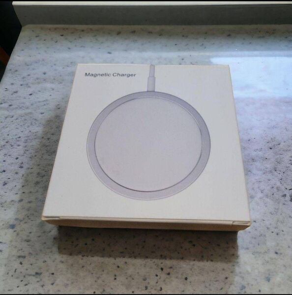 MagSafe充電器 15W ワイヤレス充電がさらに簡単に