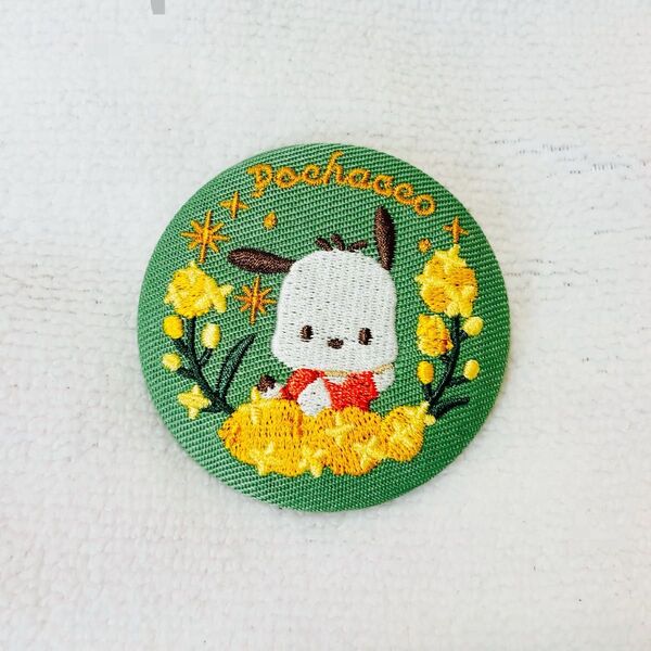 サンリオキャラクターズ トレーディング 花言葉 刺繍缶バッジ ポチャッコ 小さな幸せ サンリオ Sanrio