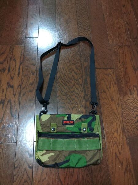 briefing ショルダーバッグ サコッシュ 迷彩 カモフラ MADE IN USA