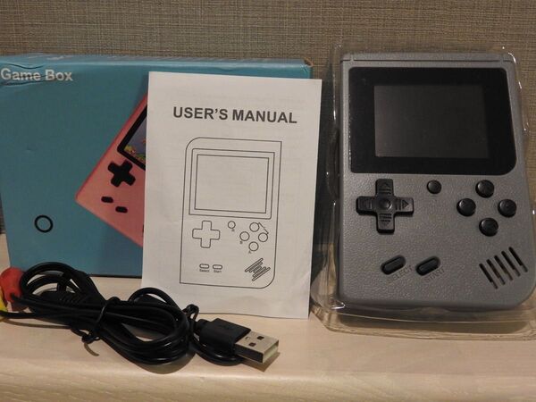 Game Box Plus バッテリー・充電ケーブル・AVケーブル付 携帯型ゲーム機 グレー レトロゲーム 中華ゲーム機