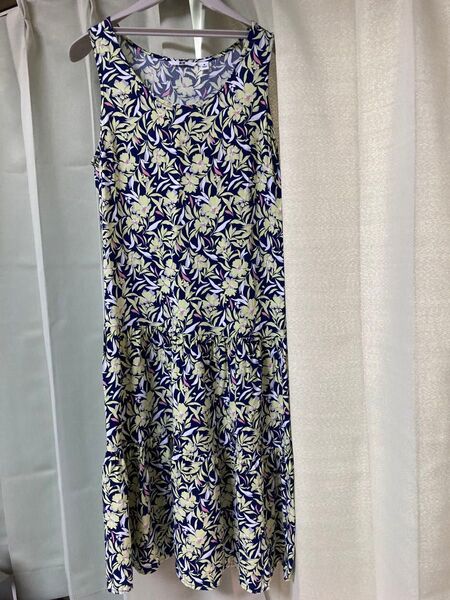 UNIQLO ノースリーブ ワンピース 花柄