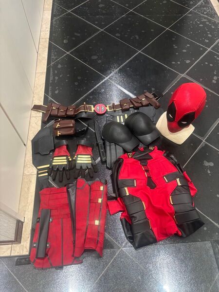 デッドプール 高級質感 レプリカ スーツ アトラク 立体加工済み デッドプール3 スパイダーマン ホットトイズ コスプレ