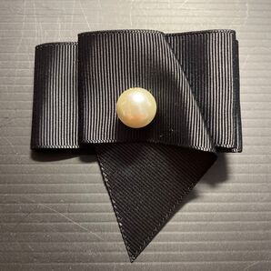 リボンクリップパール 黒 上品 ヘアアクセサリー