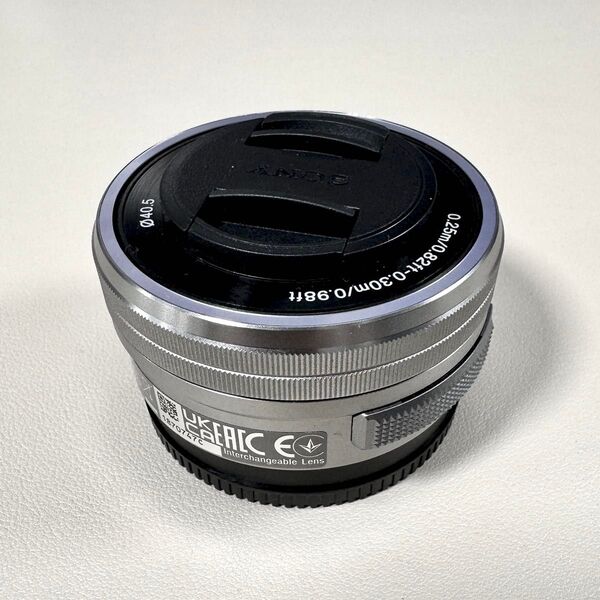 美品 SONY E 16-50mm 自動開閉レンズキャップ付き