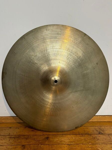 A Zildjian ライドシンバル 20