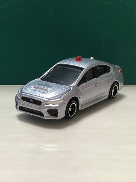 トミカ NO.2 スバル WRX S4 覆面パトロールカー