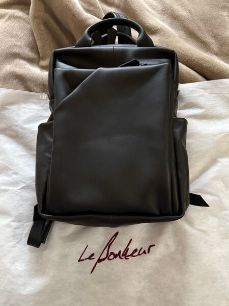 新品未使用 Le Bonheur ル・ボナー ペーパームーンリュック ブラック